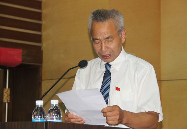 匡国柱经理宣读公司表彰决定