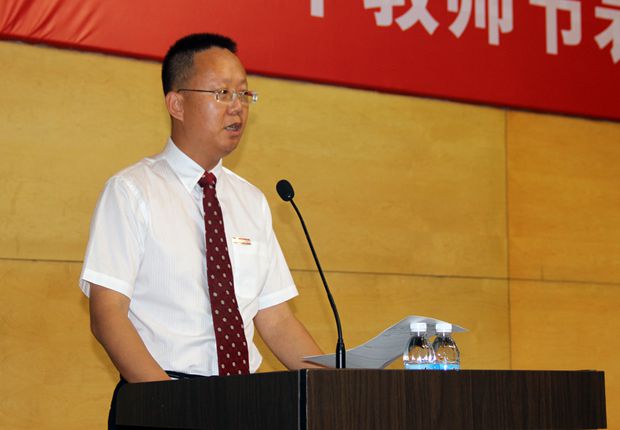 沈海龙副经理主持大会
