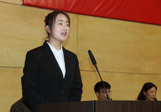 获奖员工代表肖琳发言