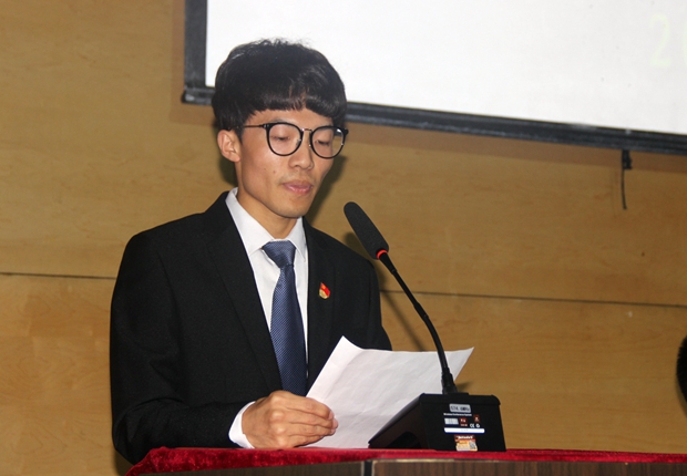 优秀员工党员代表吕程旭发言