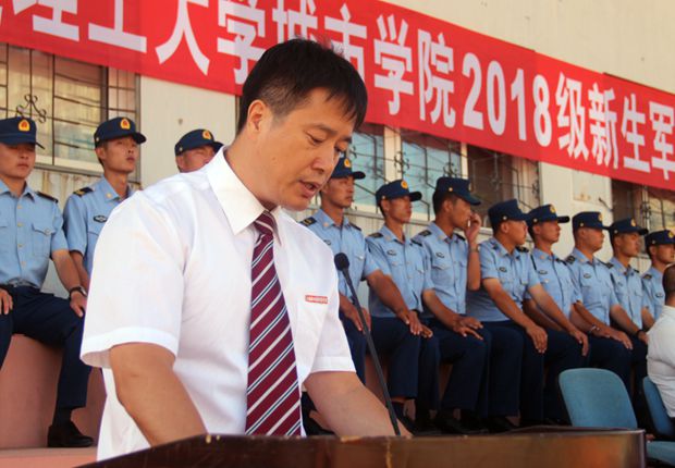 杨斌副经理对新生提出希望