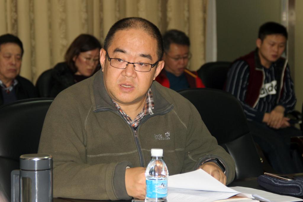 孙云海主任对员工工作相关文件提出修改意见