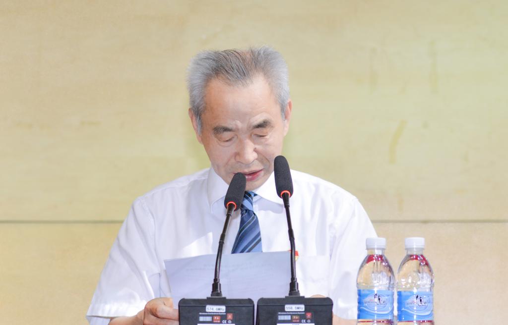 匡国柱经理宣读表彰决定